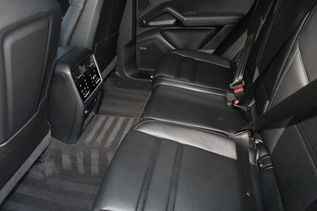 Used 2020 Porsche Cayenne AWD/4WD image 24