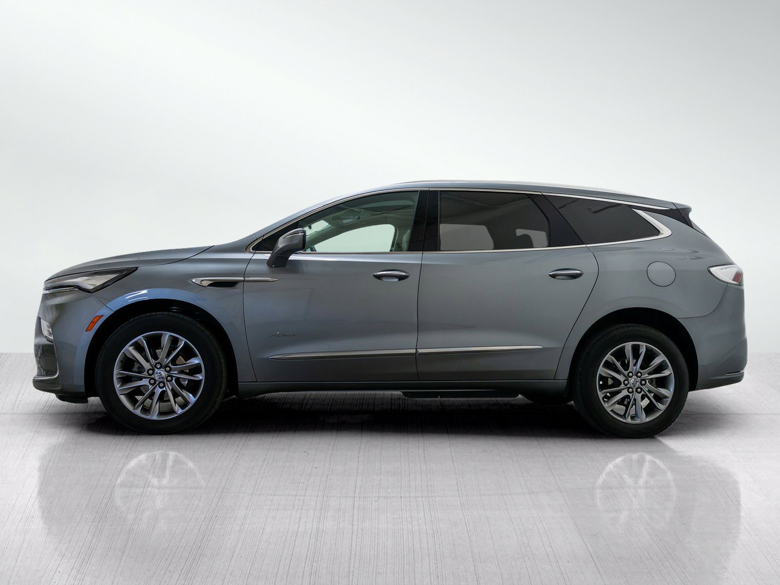 Used 2024 Buick Enclave Avenir w/ Avenir Technology Package AWD/4WD image 3