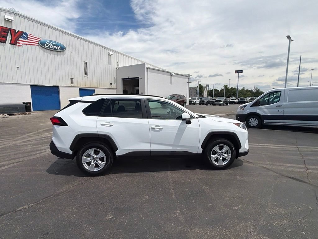 Used 2019 Toyota RAV4 XLE w/ Convenience Package AWD/4WD image 8