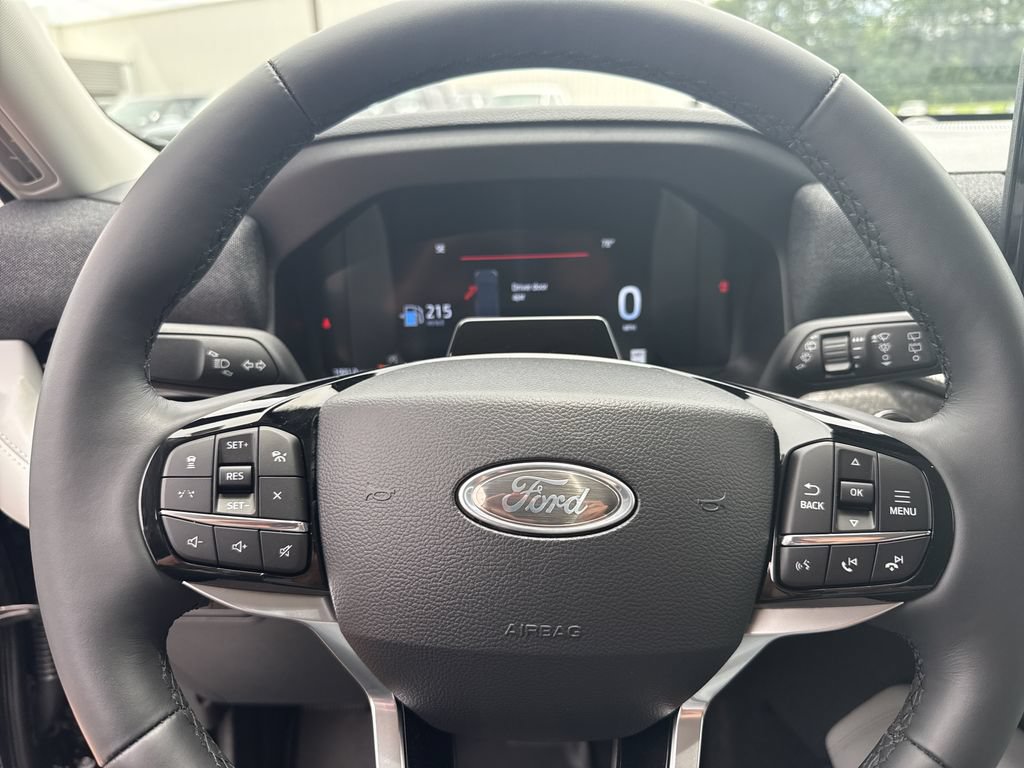 Used 2025 Ford Explorer Platinum w/ Ultimate Package AWD/4WD image 24