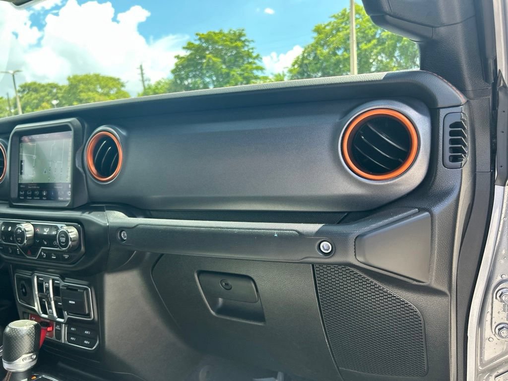 Used 2021 Jeep Gladiator Mojave w/ Dual Top Group AWD/4WD image 24