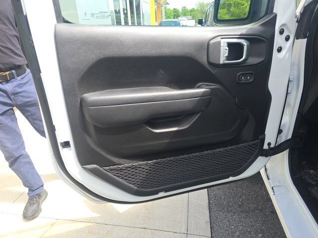 Certified 2025 Jeep Wrangler Sport AWD/4WD image 11