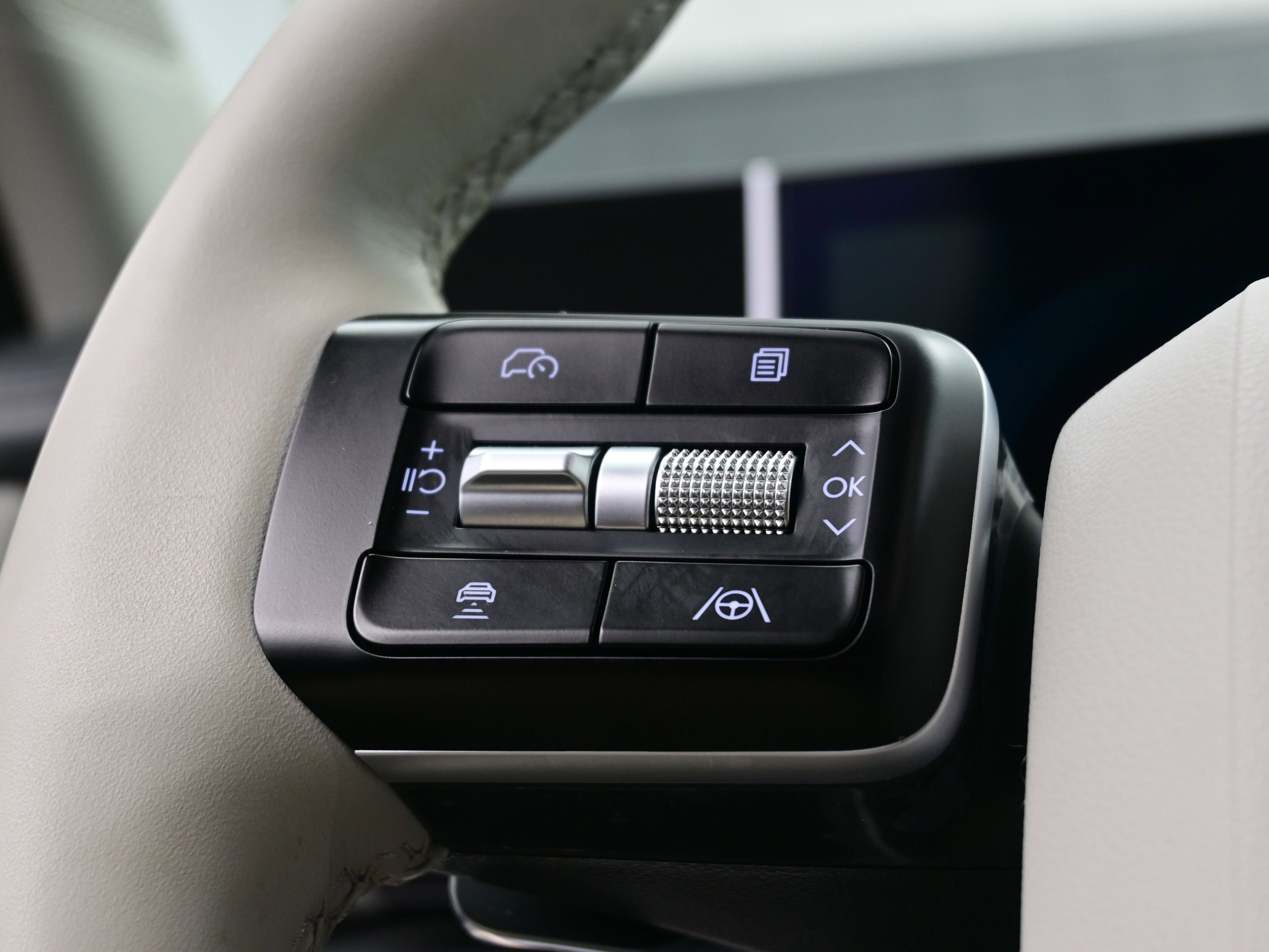 Certified 2026 Hyundai Santa Fe SE image 28