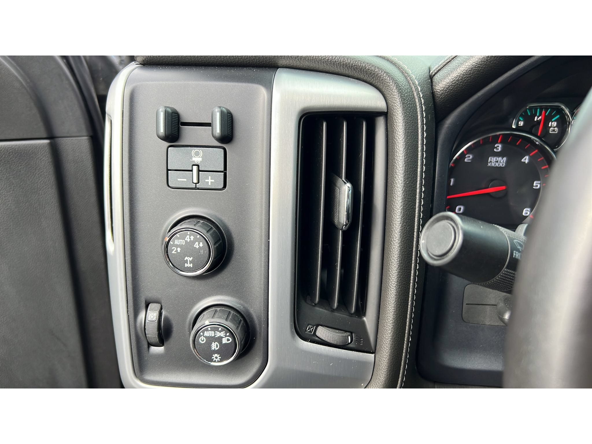Used 2015 GMC Sierra 1500 SLT AWD/4WD image 23