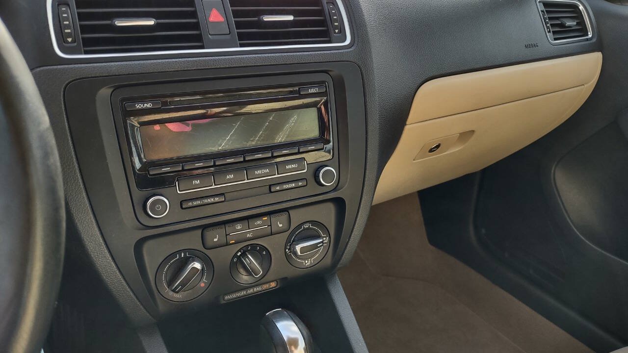 Used 2012 Volkswagen Jetta SE FWD image 19