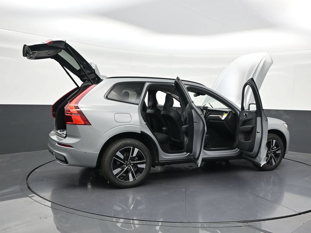 New 2026 Volvo XC60 B5 Plus AWD/4WD image 29