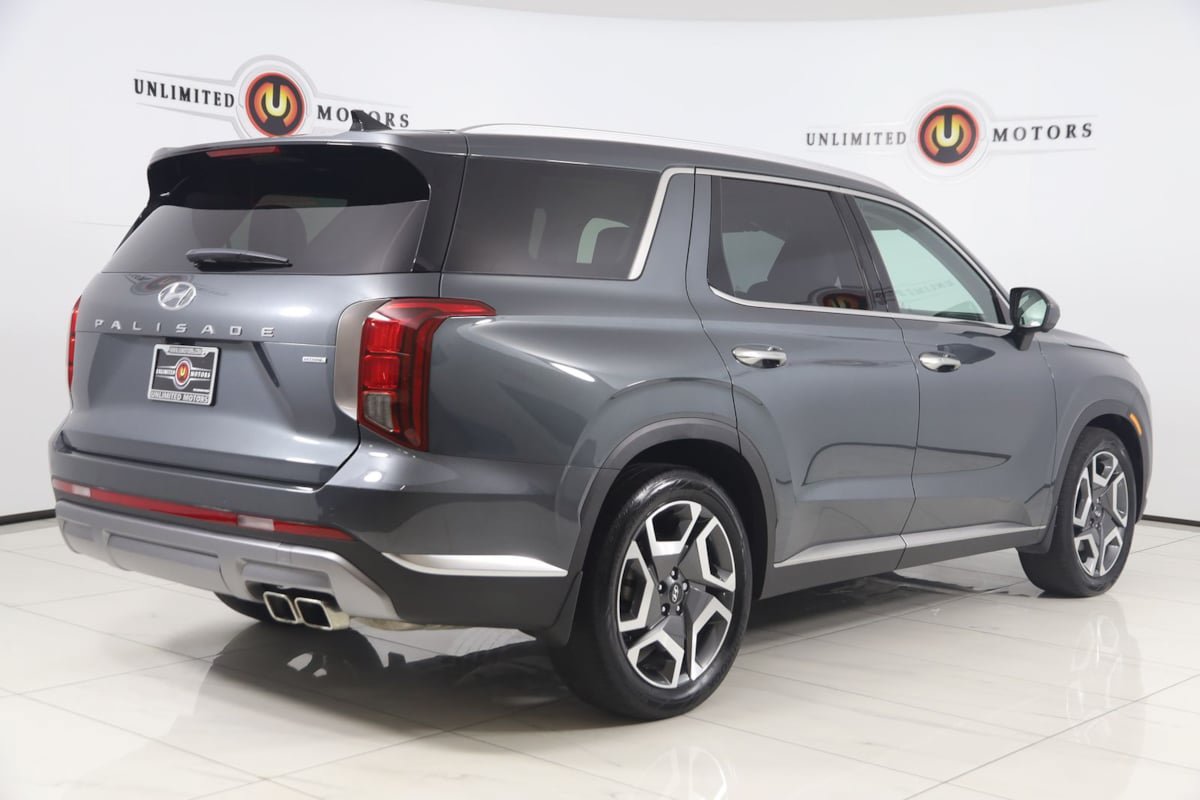 Used 2023 Hyundai Palisade Limited w/ Cargo Package AWD/4WD image 3