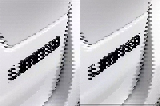 New 2025 Jeep Grand Cherokee Limited w/ Luxury Tech Group II image 10