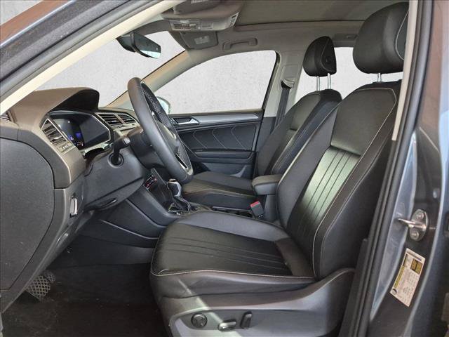 Used 2023 Volkswagen Tiguan SE w/ Panoramic Sunroof Package AWD/4WD image 12