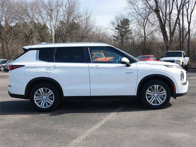 Used 2025 Mitsubishi Outlander ES AWD/4WD image 8