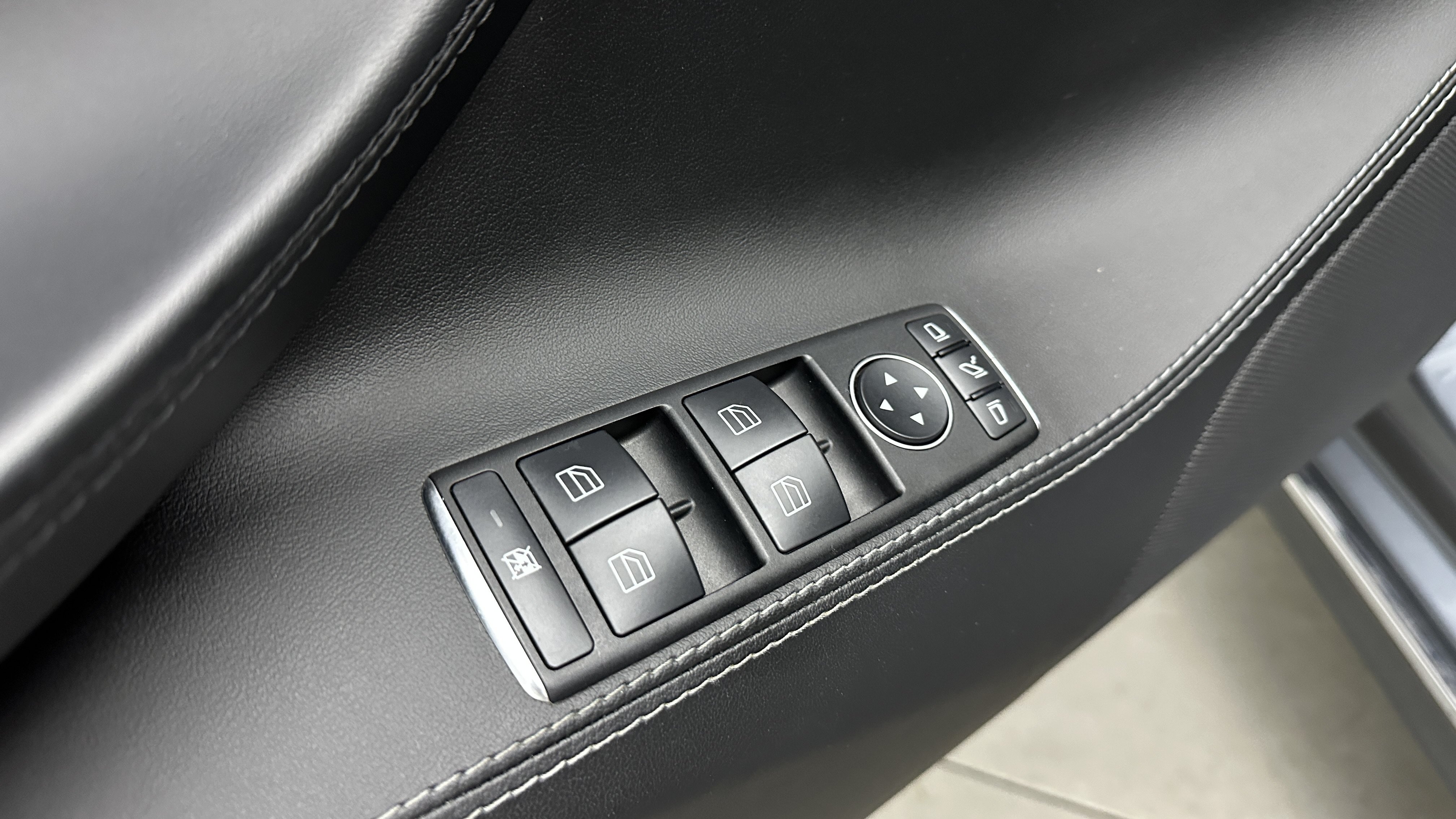 Used 2014 Tesla Model S 60 RWD image 15