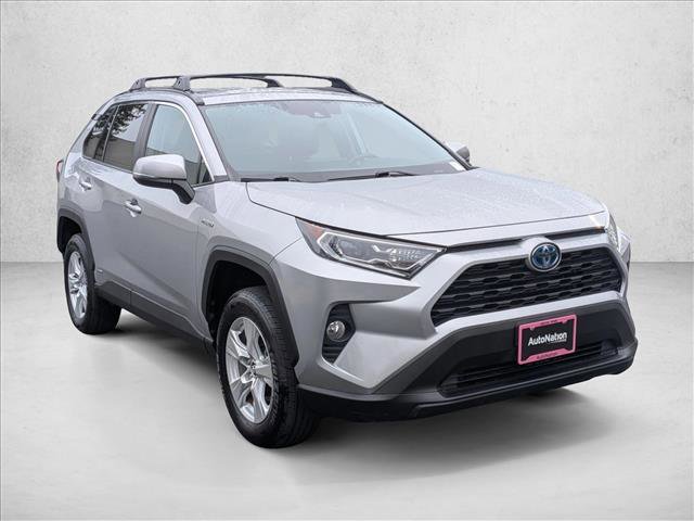 Used 2020 Toyota RAV4 XLE image 3
