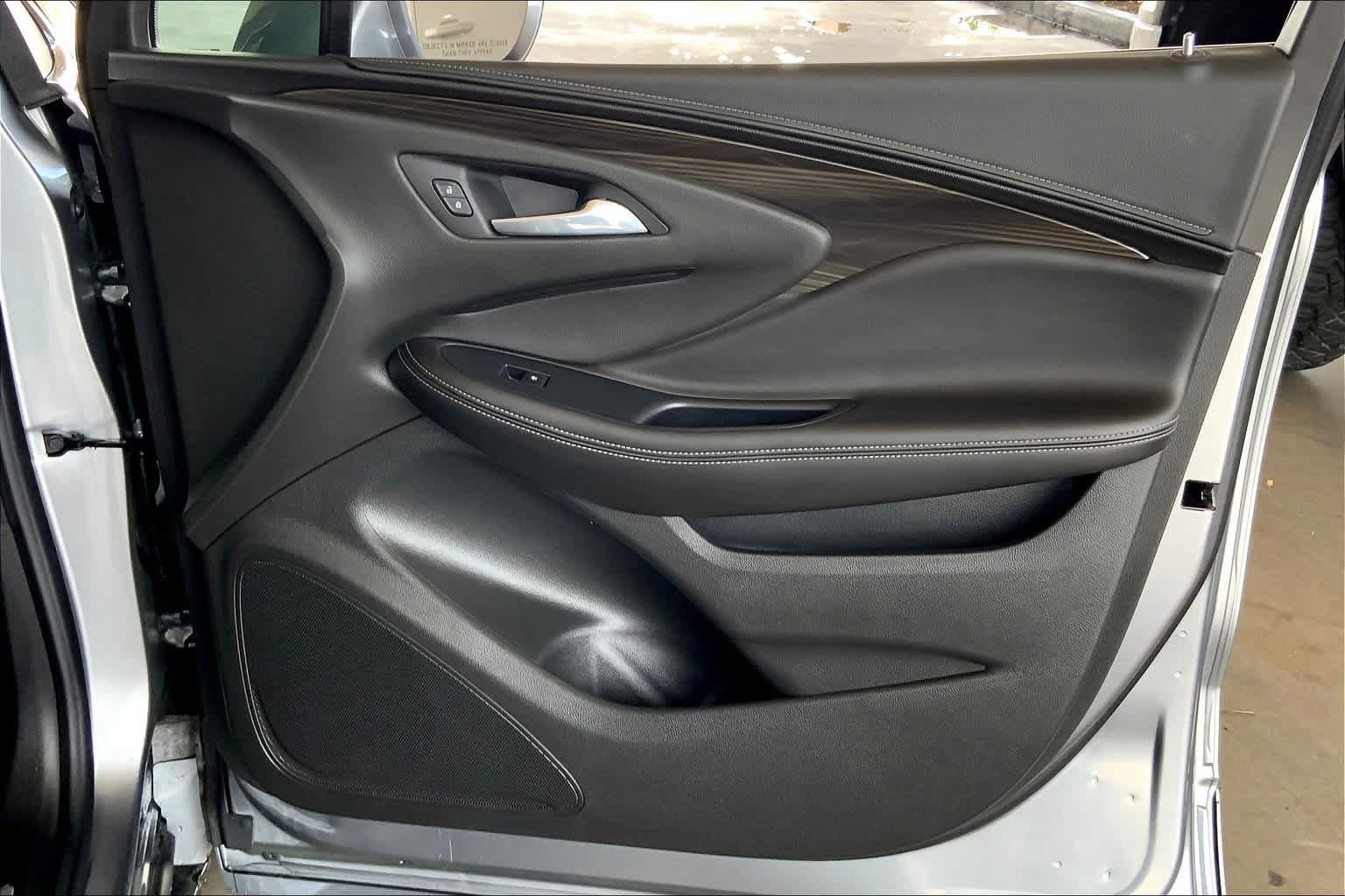Used 2020 Buick Envision Essence w/ Experience Buick Package FWD image 23