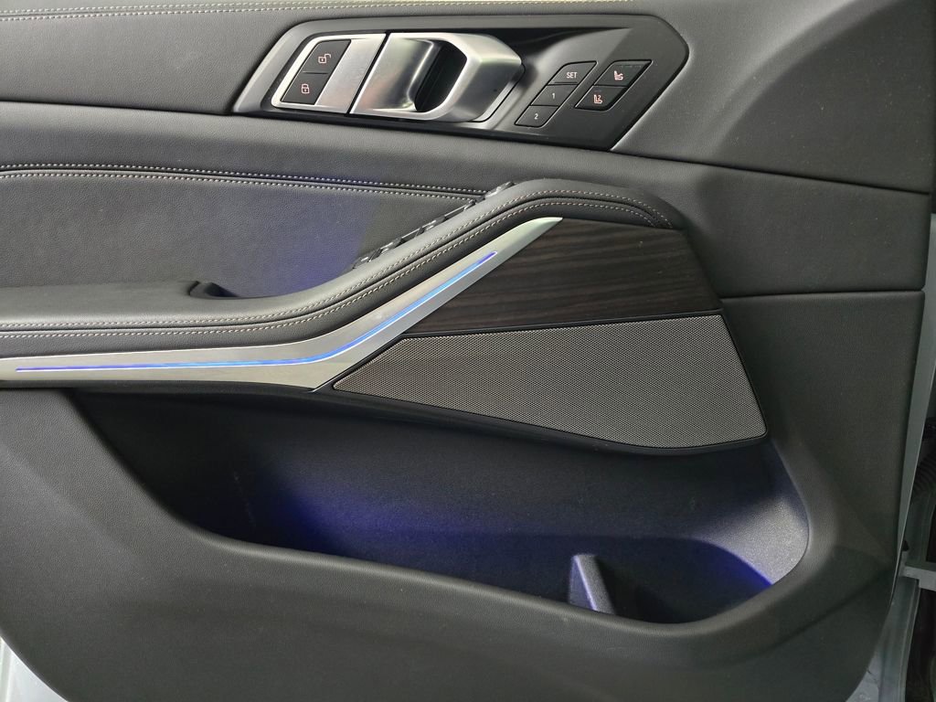 Certified 2025 BMW X5 xDrive40i w/ Executive Package image 14