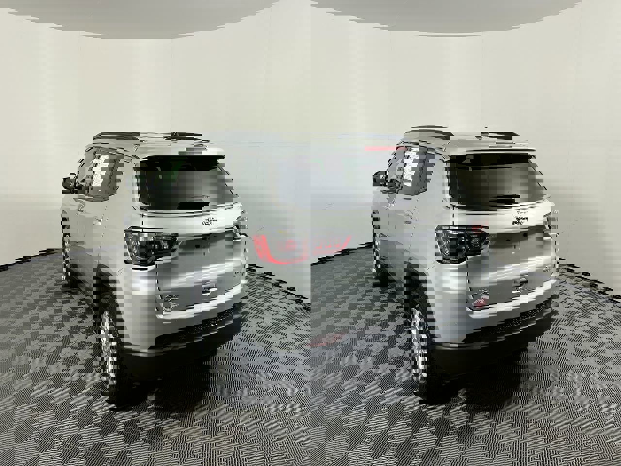 Used 2024 Jeep Compass Latitude image 5