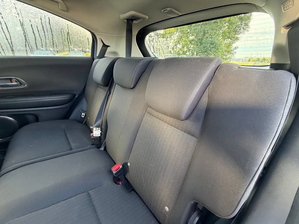 Used 2018 Honda HR-V EX image 8
