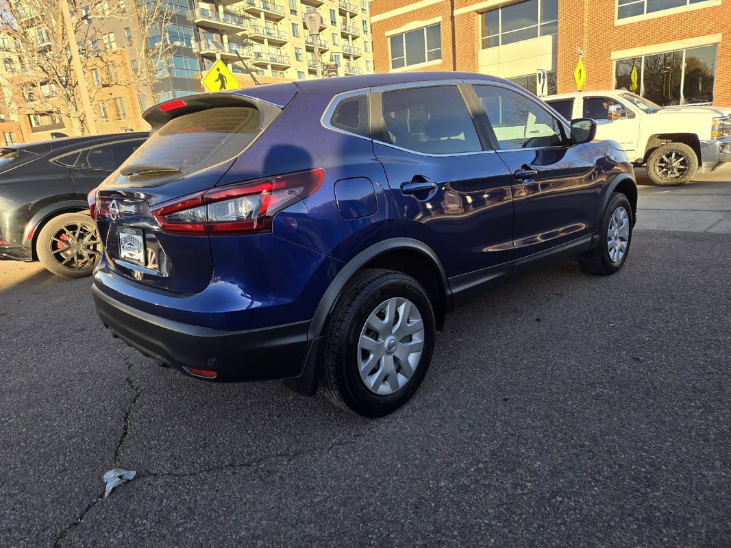 Used 2020 Nissan Rogue Sport S image 9