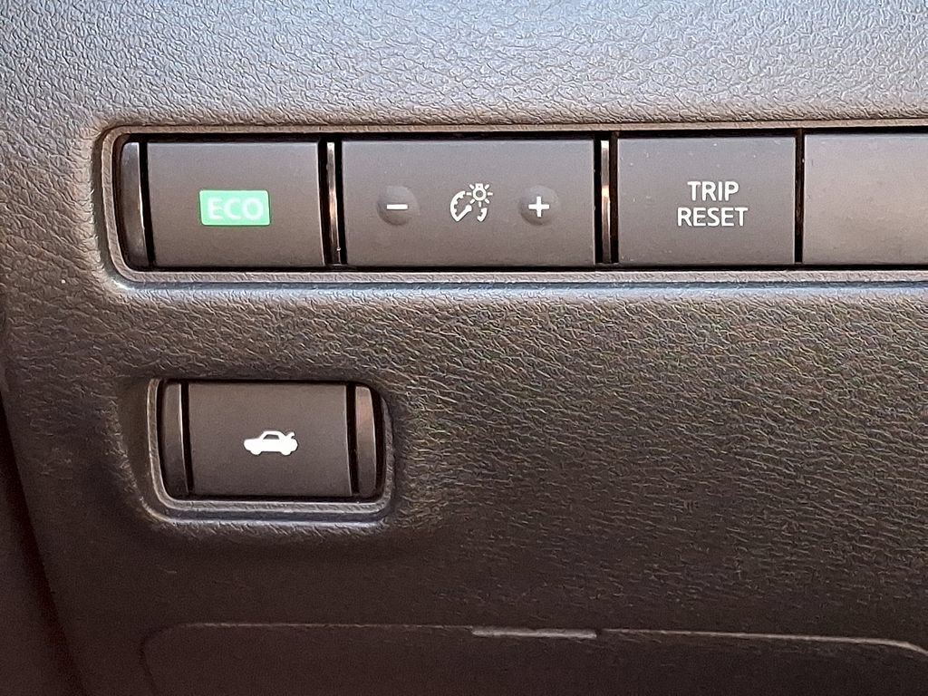 Used 2022 Nissan Sentra SV w/ Trunk Package FWD image 24