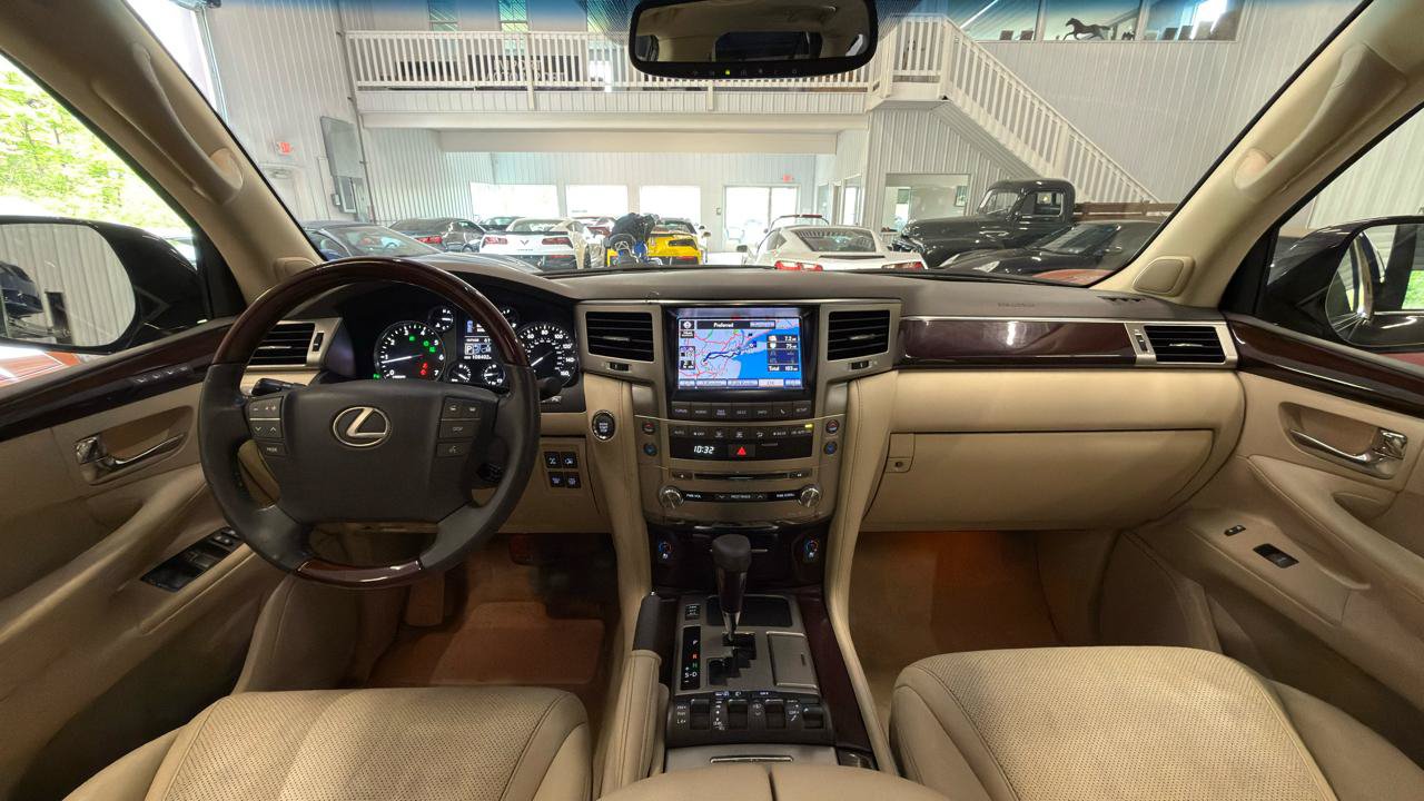 Used 2013 Lexus LX 570 4WD image 34