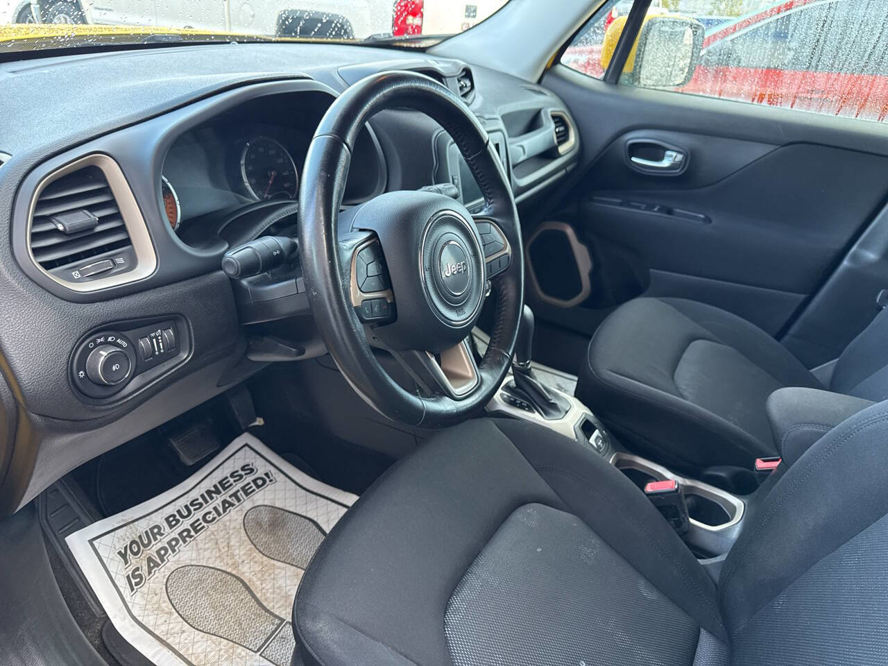 Used 2017 Jeep Renegade Latitude image 15