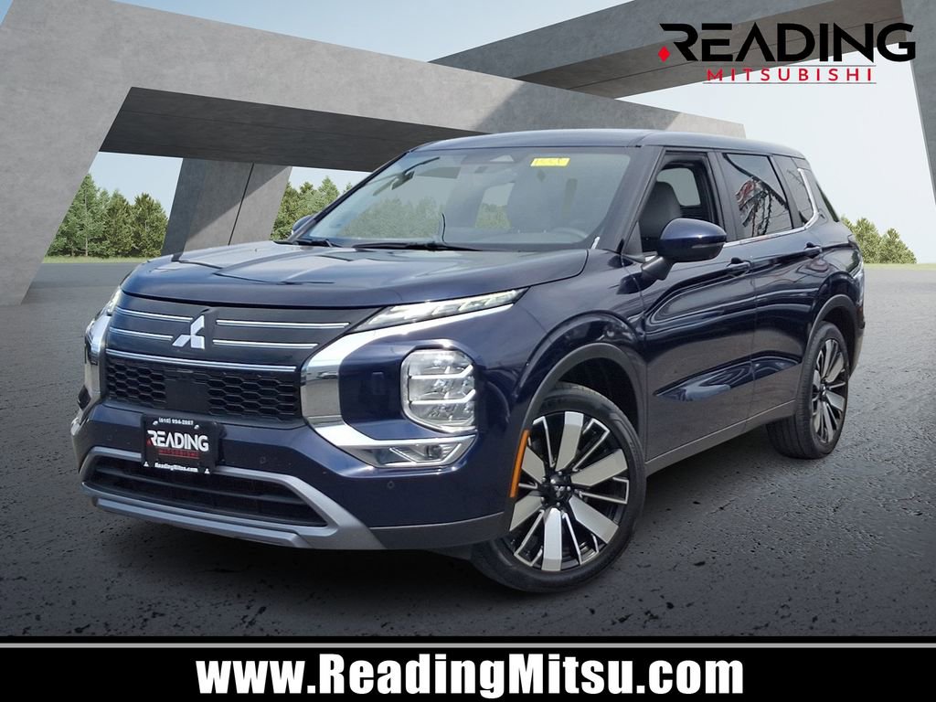 Used 2025 Mitsubishi Outlander SE AWD/4WD image 1