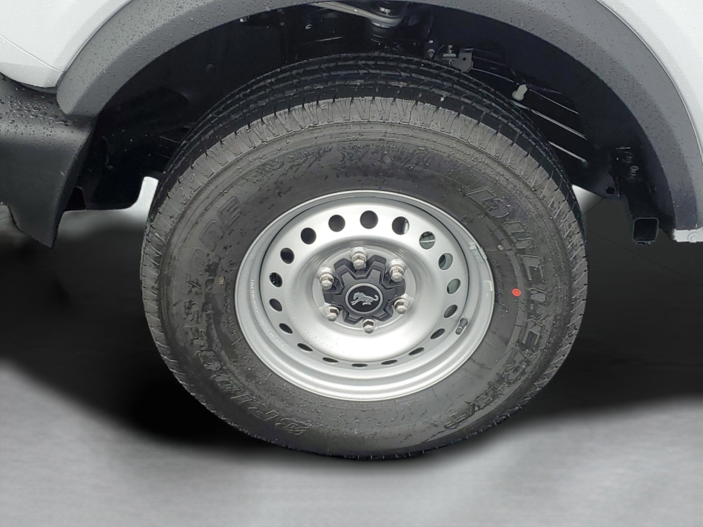 New 2025 Ford Bronco 4-Door image 6