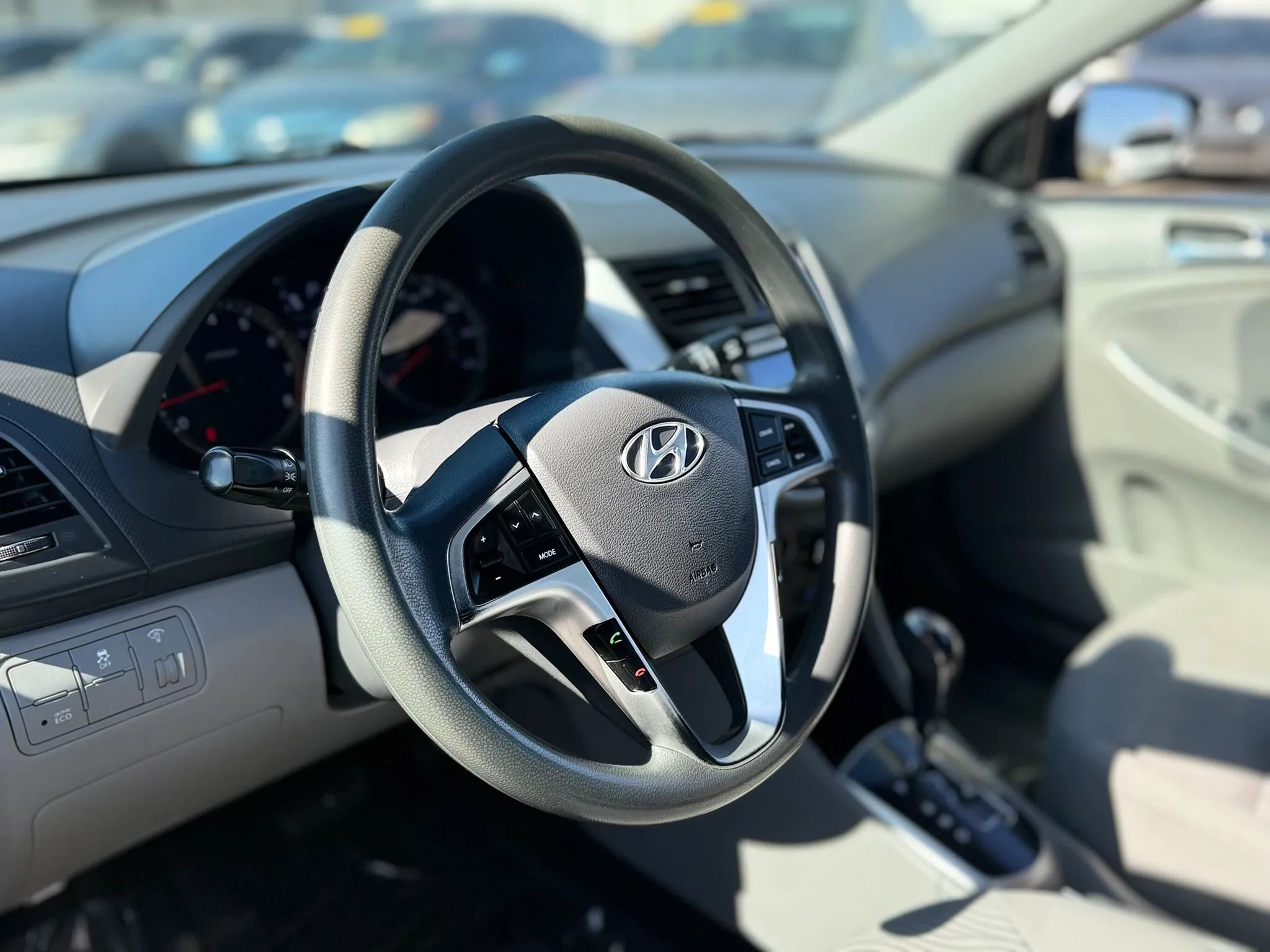 Used 2013 Hyundai Accent GLS w/ Premium Pkg FWD image 14