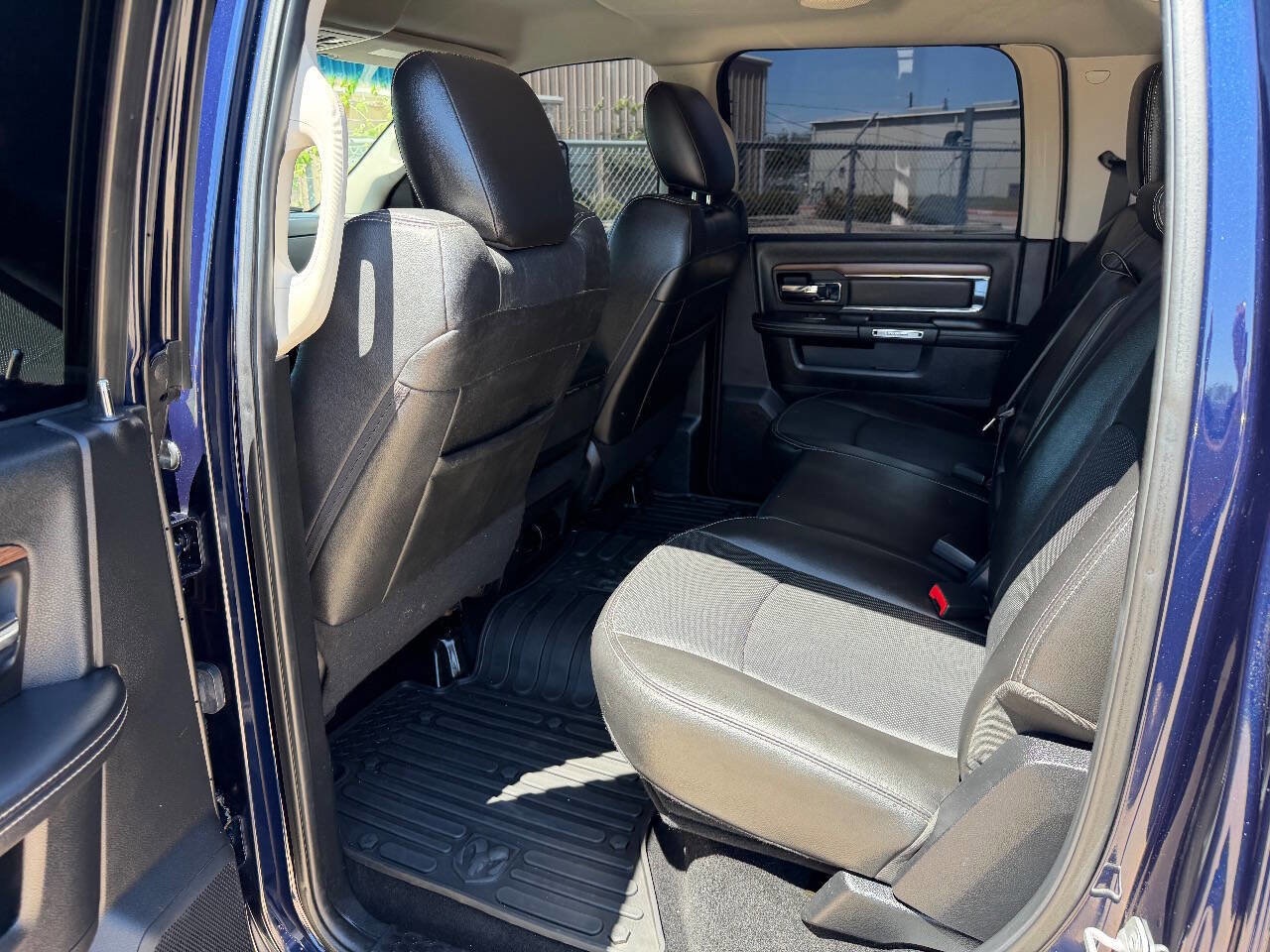 Used 2014 RAM 3500 Laramie w/ Cold Weather Group AWD/4WD image 48