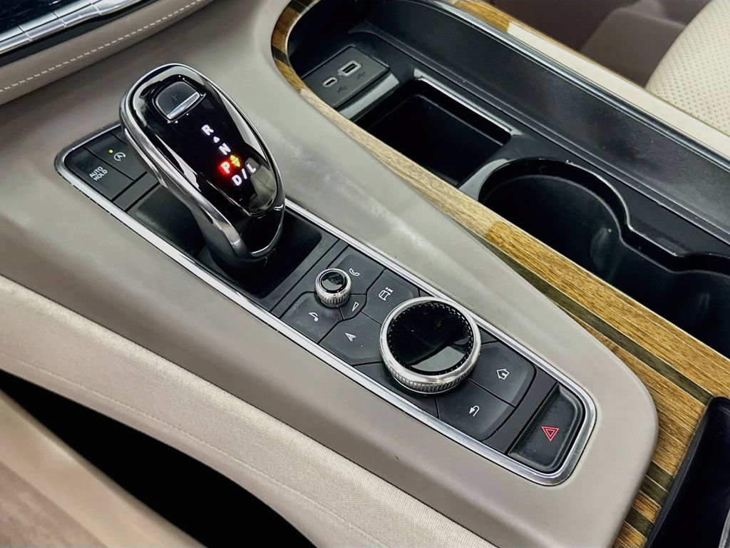Used 2023 Cadillac Escalade Premium Luxury Platinum RWD image 17