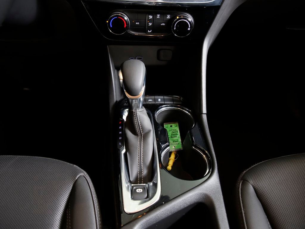 Used 2024 Buick Encore GX Sport Touring image 17