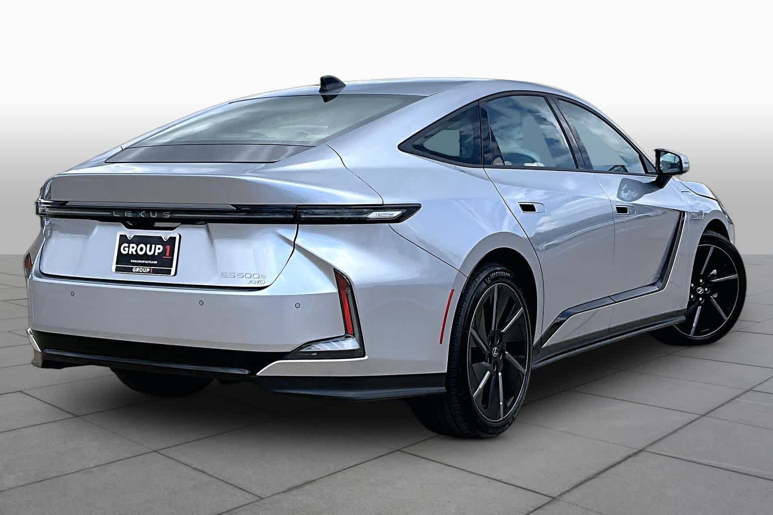 Used 2026 Lexus ES 500e AWD/4WD image 12