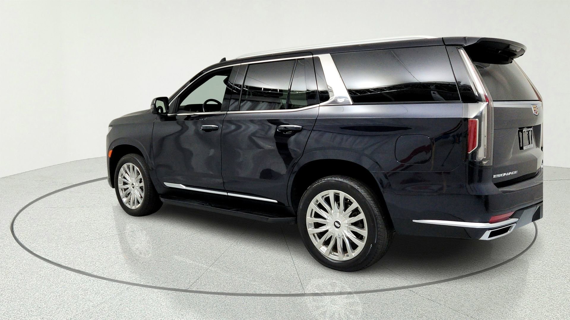 Certified 2023 Cadillac Escalade Premium Luxury AWD/4WD image 3