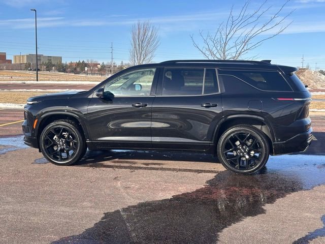 Used 2025 Chevrolet Traverse RS image 7