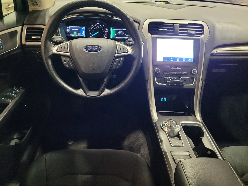 Used 2020 Ford Fusion SE FWD image 22