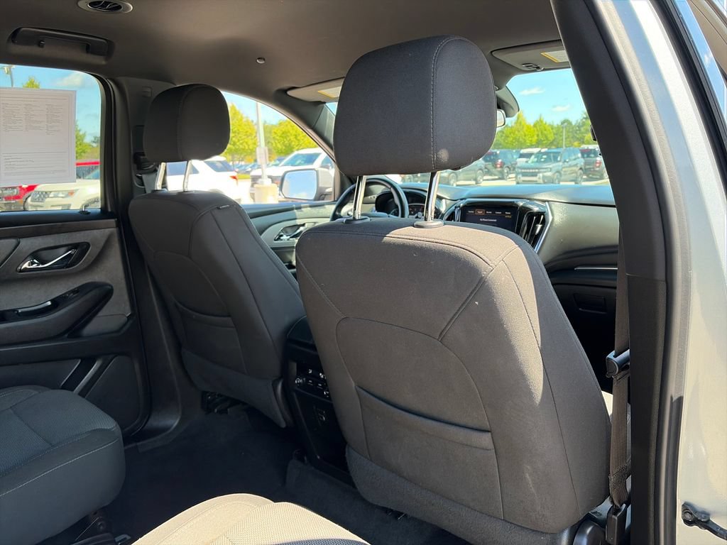 Used 2023 Chevrolet Traverse LT FWD image 30