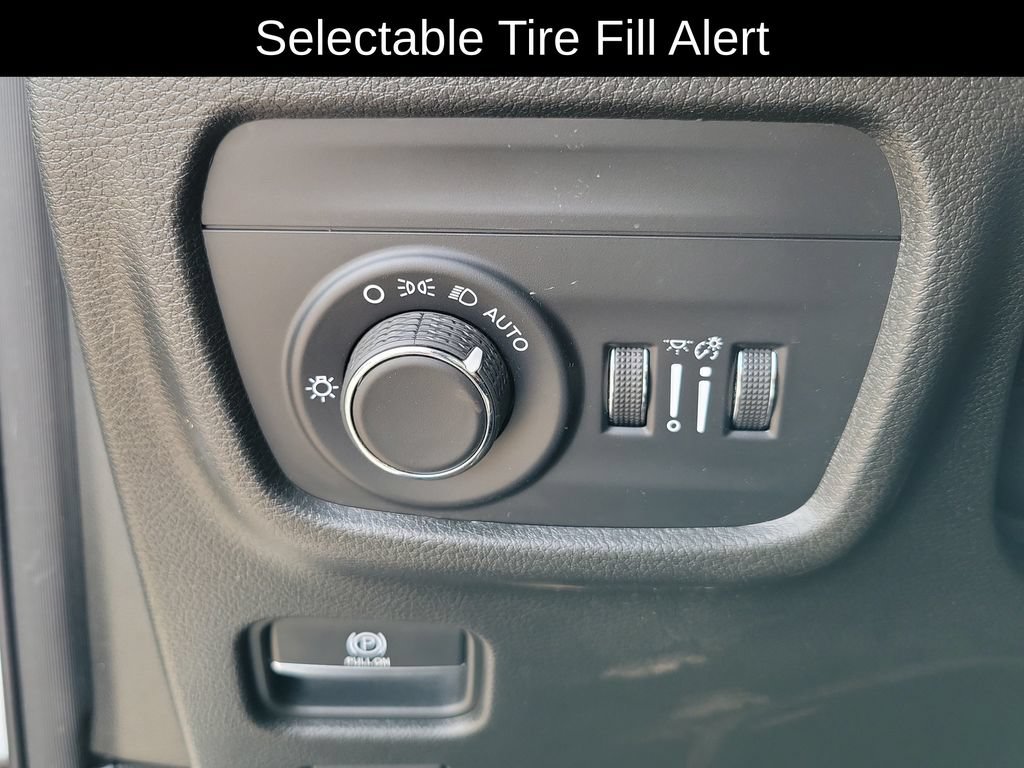 Used 2022 Jeep Grand Cherokee Laredo w/ Luxury Tech Group I AWD/4WD image 14