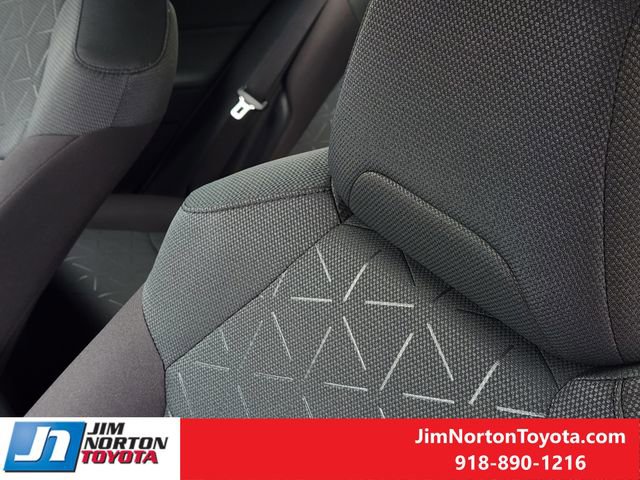 Used 2025 Toyota RAV4 XLE w/ Convenience Package FWD image 17
