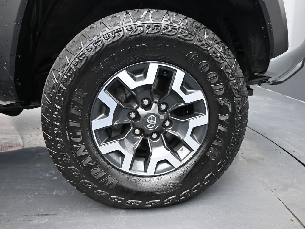 Used 2023 Toyota Tacoma TRD Off-Road image 11
