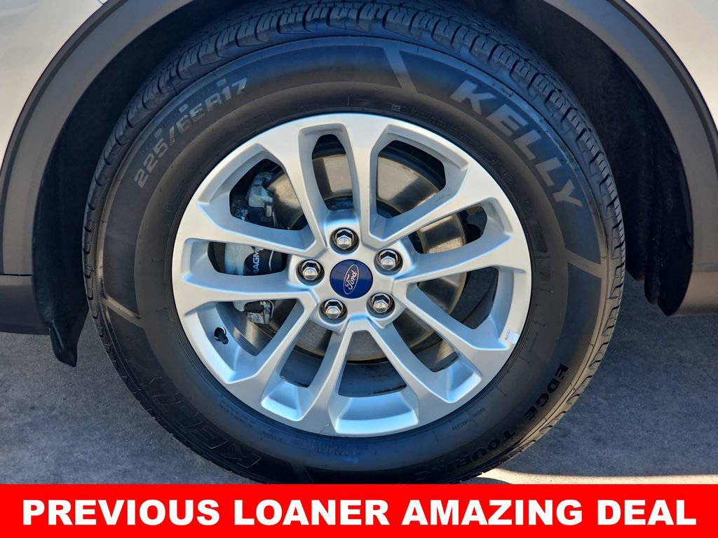 Used 2022 Ford Escape SE image 35