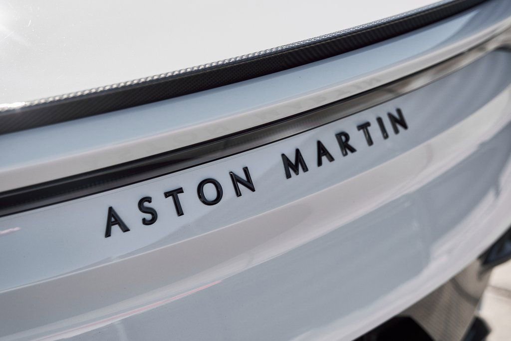 Used 2023 Aston Martin DBS Superleggera Volante RWD image 17