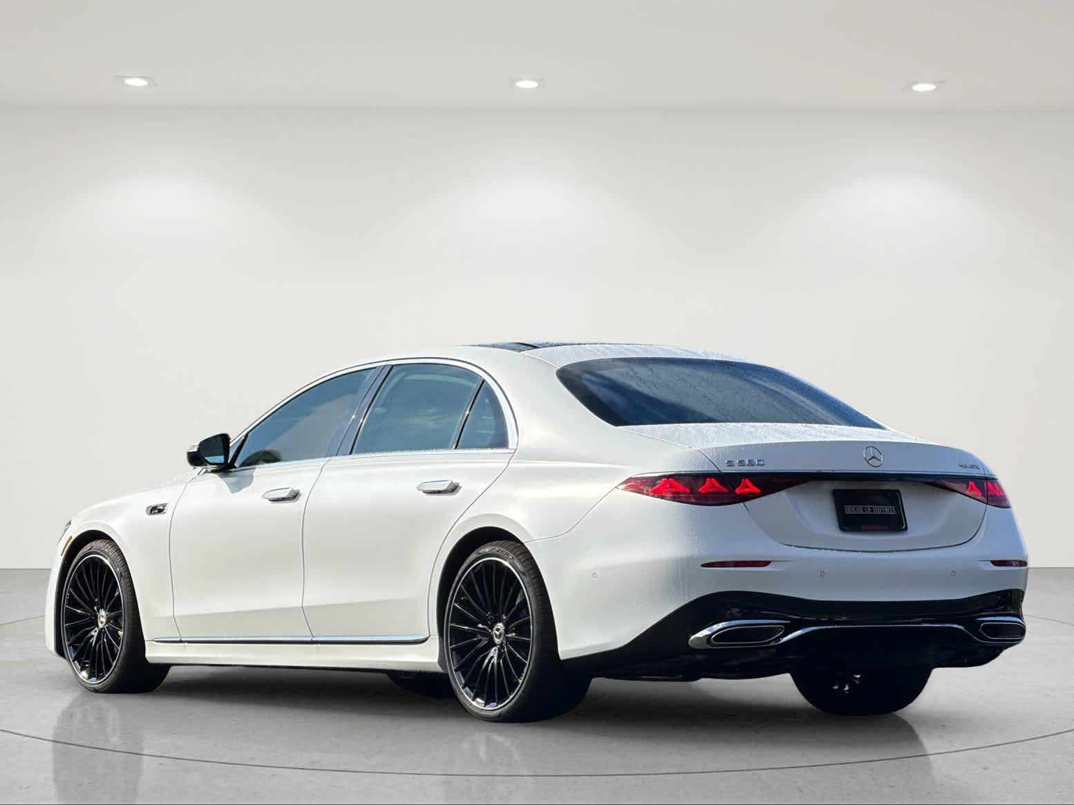 New 2027 Mercedes-Benz S 580 4MATIC Sedan image 3
