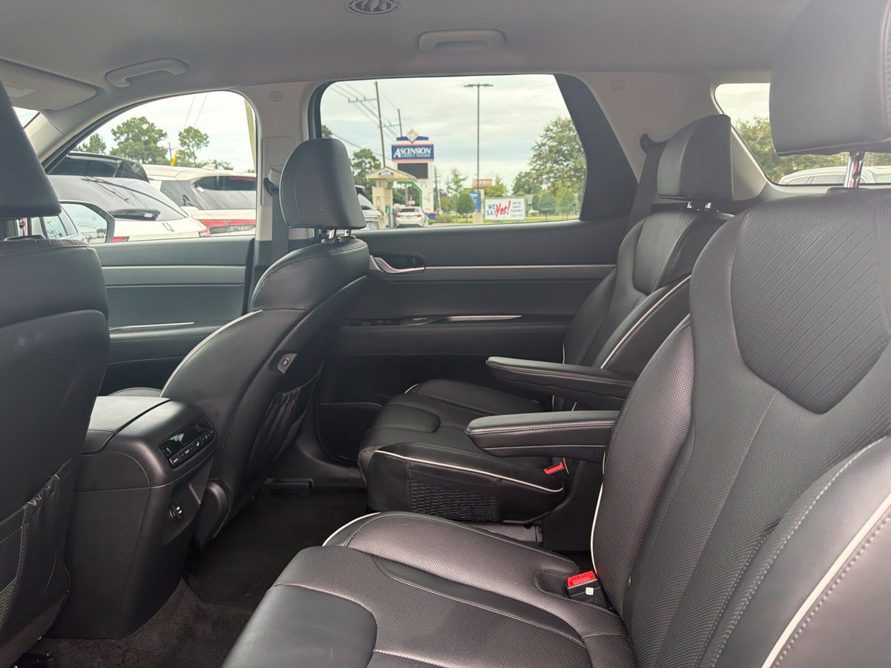 Used 2025 Hyundai Palisade SEL FWD image 12