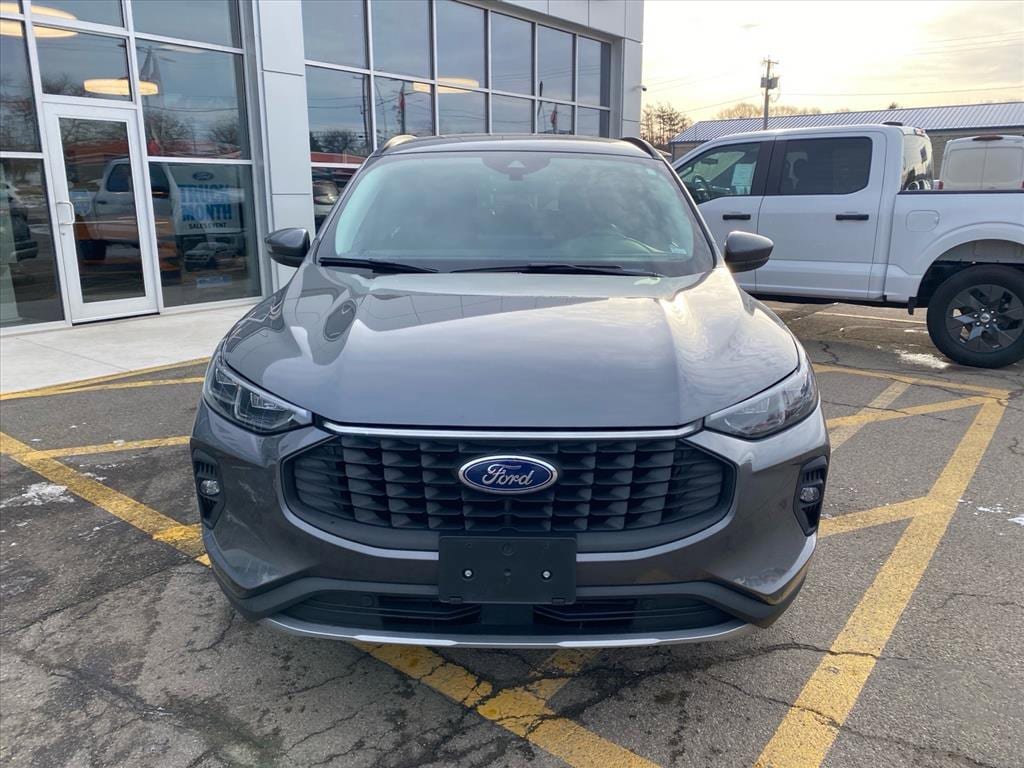 Used 2025 Ford Escape Platinum image 8