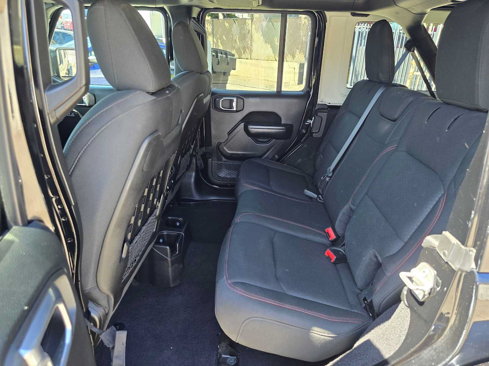 Used 2021 Jeep Wrangler Unlimited Rubicon AWD/4WD image 17