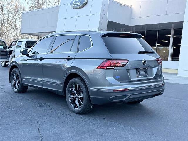 Used 2023 Volkswagen Tiguan SE w/ Panoramic Sunroof Package FWD image 6