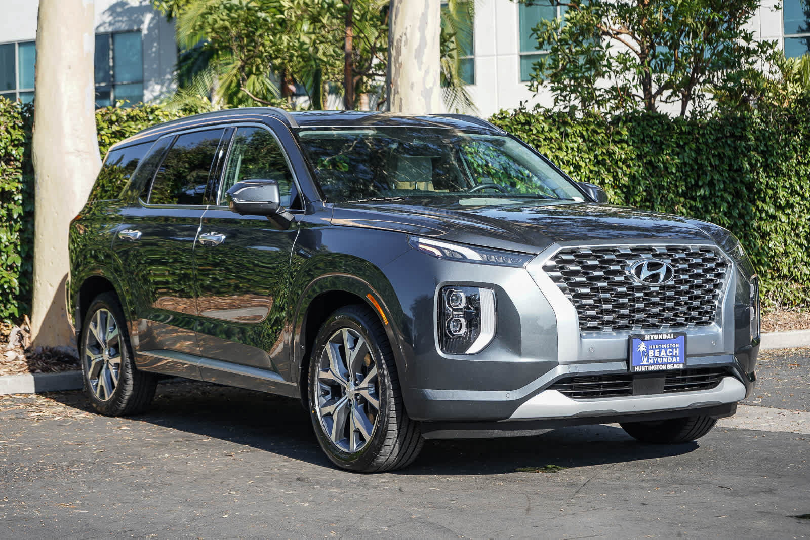Used 2021 Hyundai Palisade Limited FWD image 3