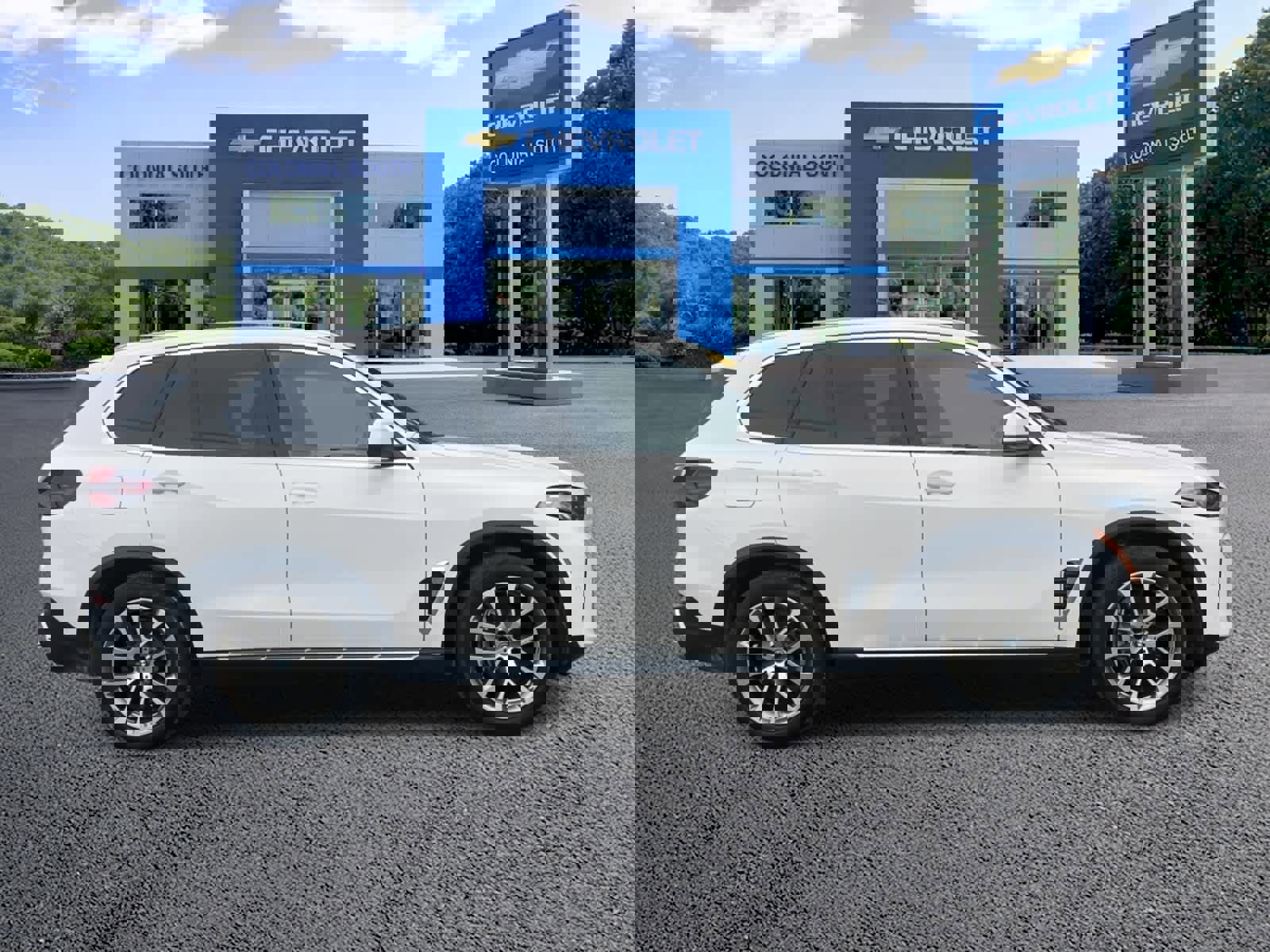 Used 2025 BMW X5 xDrive50e image 7