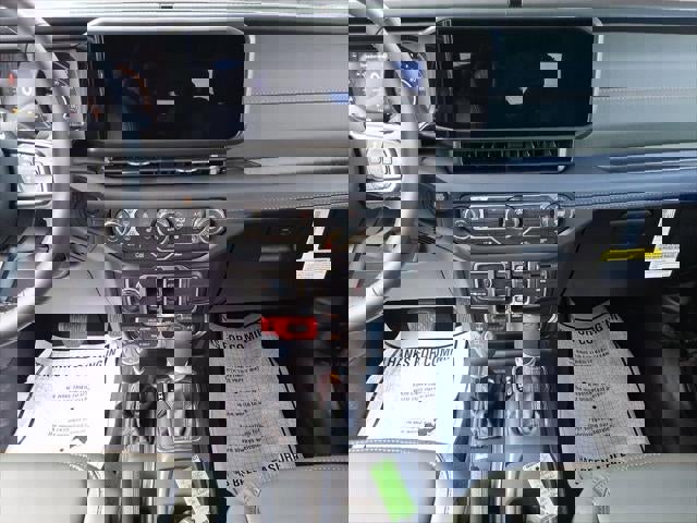 New 2026 Jeep Gladiator Mojave w/ Technology Group image 28