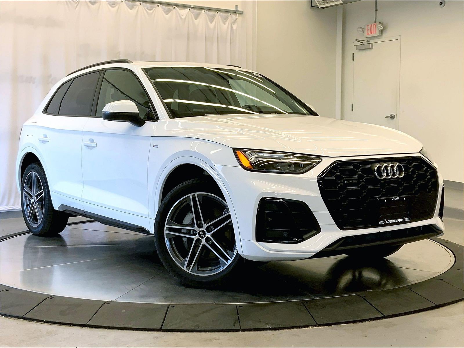 Certified 2022 Audi Q5 e Premium Plus w/ Premium Plus Package