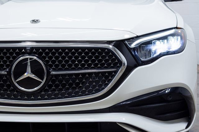 Used 2024 Mercedes-Benz E 350 4MATIC Sedan image 7